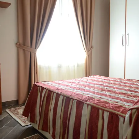 公寓式酒店 Luxury Homes Ovidiu 马马亚