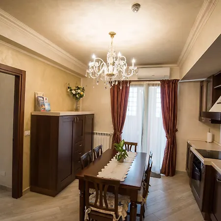 Luxury Homes Ovidiu 公寓式酒店