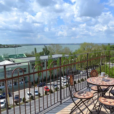 Luxury Homes Ovidiu 公寓式酒店