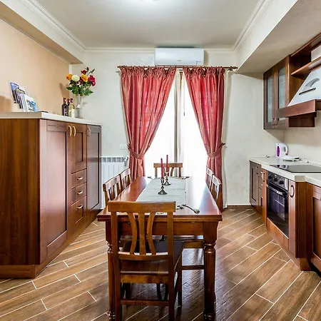 公寓式酒店 Luxury Homes Ovidiu 马马亚