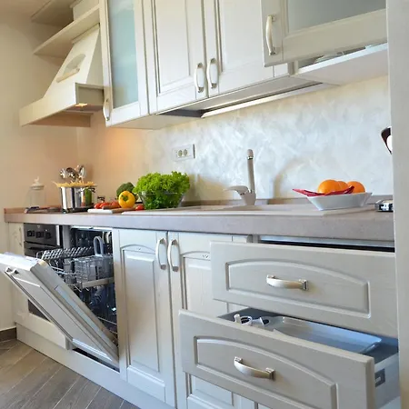 Luxury Homes Ovidiu Aparthotel