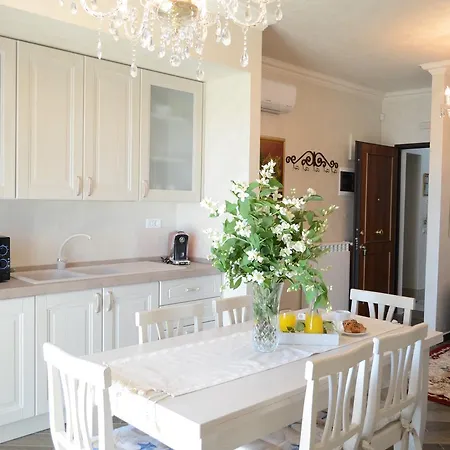Luxury Homes Ovidiu 公寓式酒店 3*