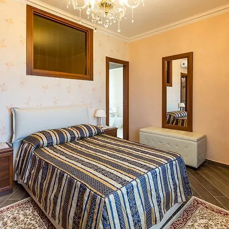 Luxury Homes Ovidiu Aparthotel
