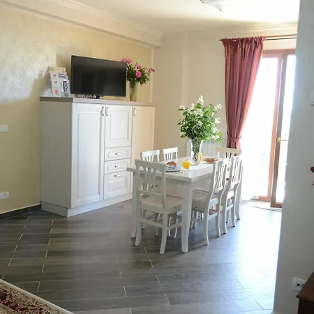 Aparthotel Luxury Homes Ovidiu